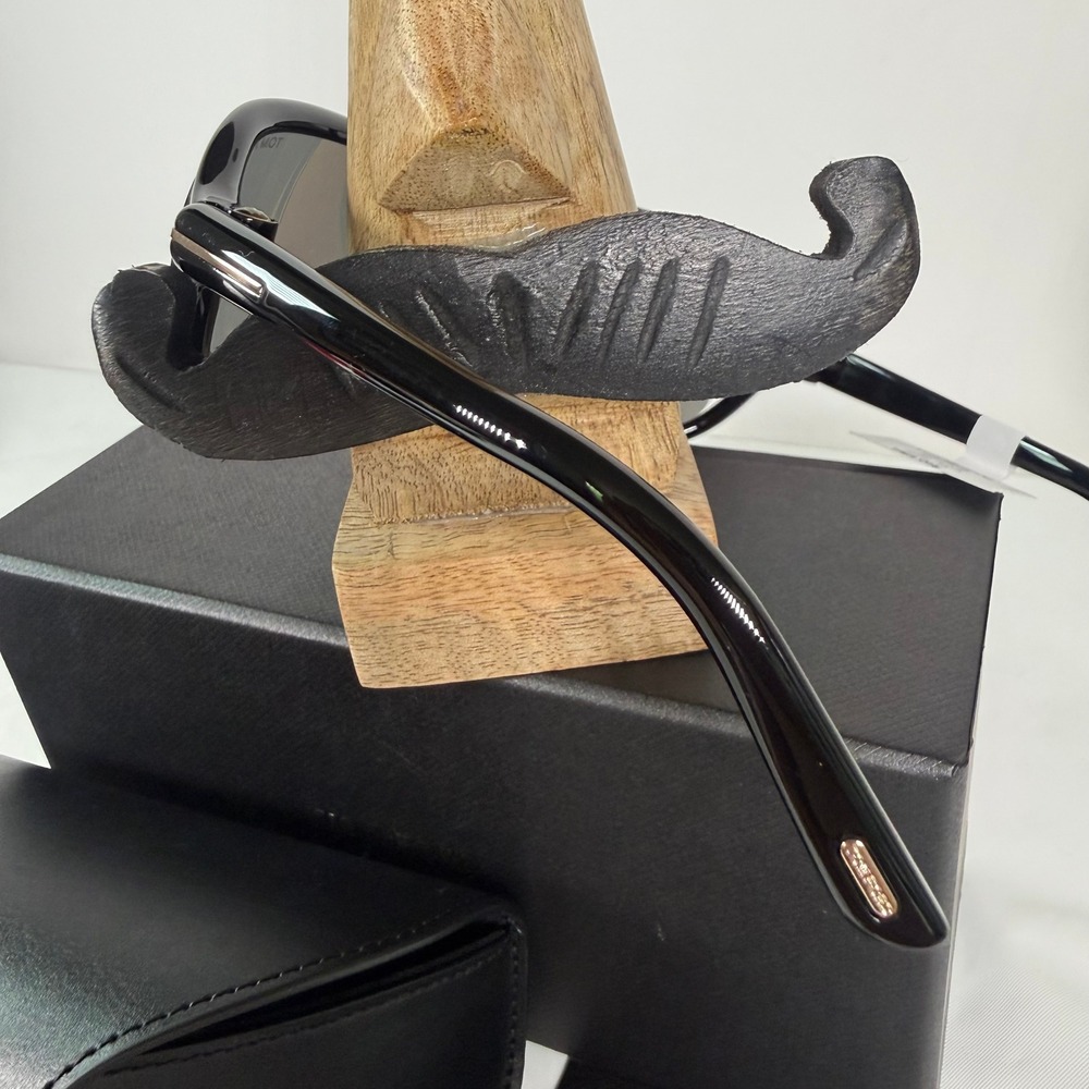 Tom Ford Fernanda TF1069 01A Black Butterfly Sunglasses Made in Italy NEW - Picture 8 of 15
